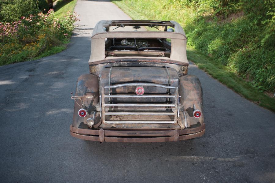  Packard Twelve Convertible Victoria 1933 года  (фото 7 из 22)